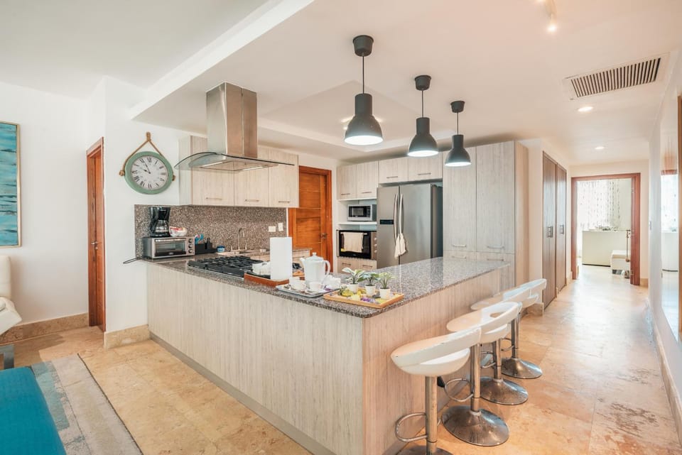 Coffee/tea facilities, Kitchen or kitchenette, oven