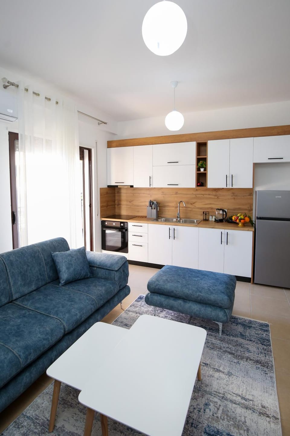 Kitchen or kitchenette, Living room, Seating area, Dining area, oven, stove