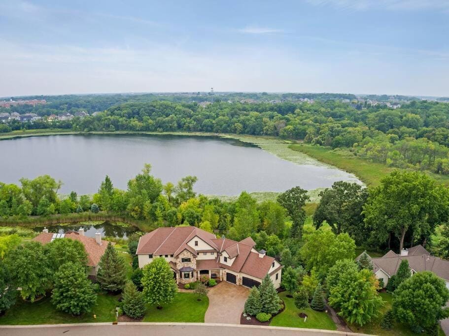 Luxury 7400 sq.ft Stunning Home Theater/Sleeps 18+ House in Plymouth