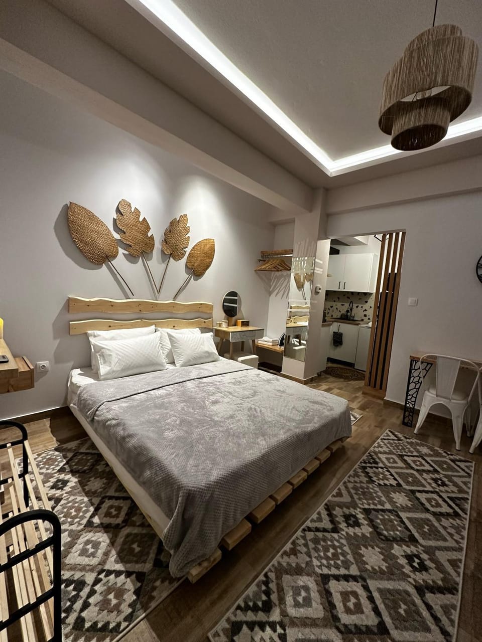 Bed, Photo of the whole room