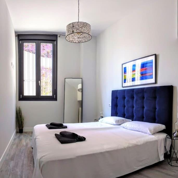 Bed, Bedroom, wardrobe, air conditioner