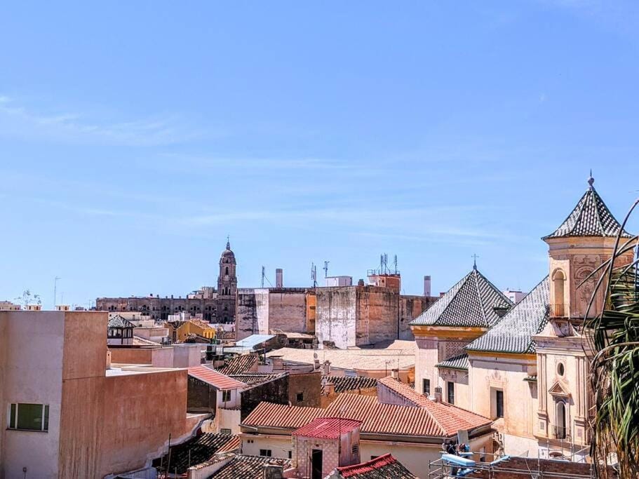 Neighbourhood, Landmark view