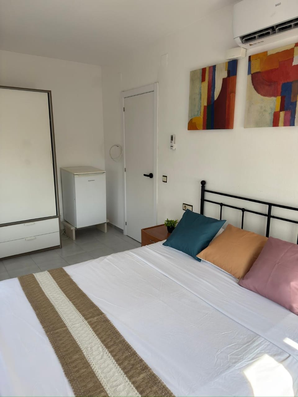 Bed, Photo of the whole room, Bedroom, wardrobe