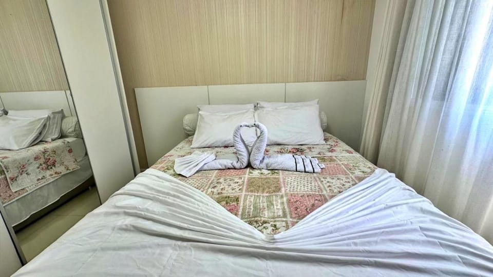 Bedroom, towels