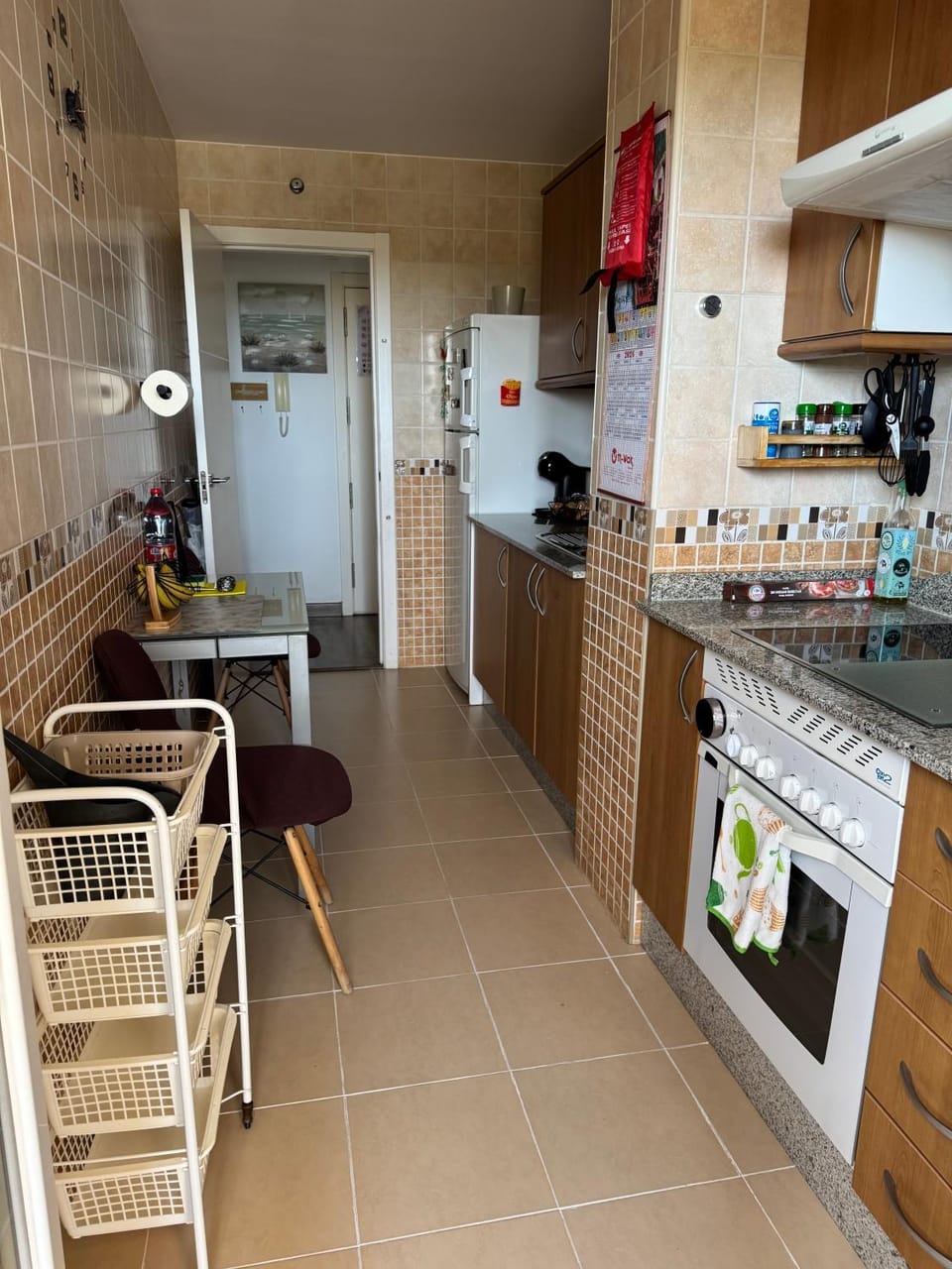 Kitchen or kitchenette, oven, pet friendly, stove, washing machine