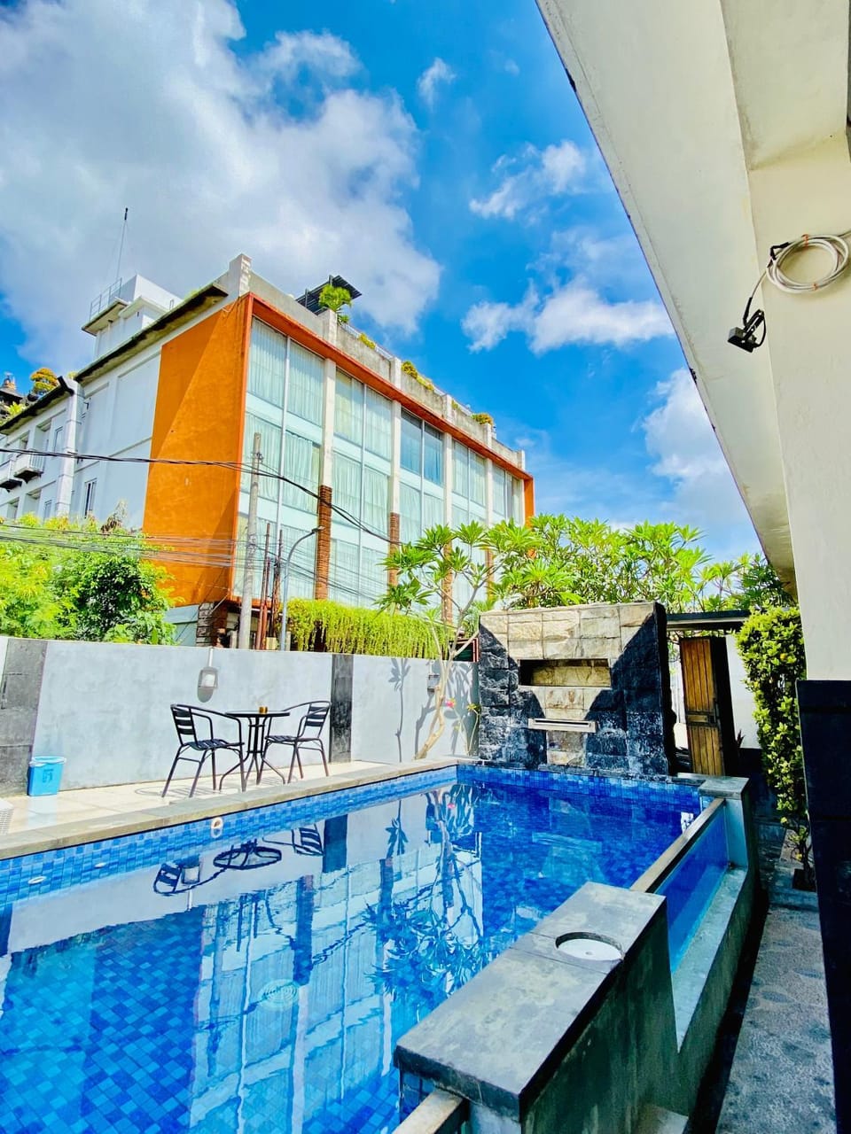 Swimming pool