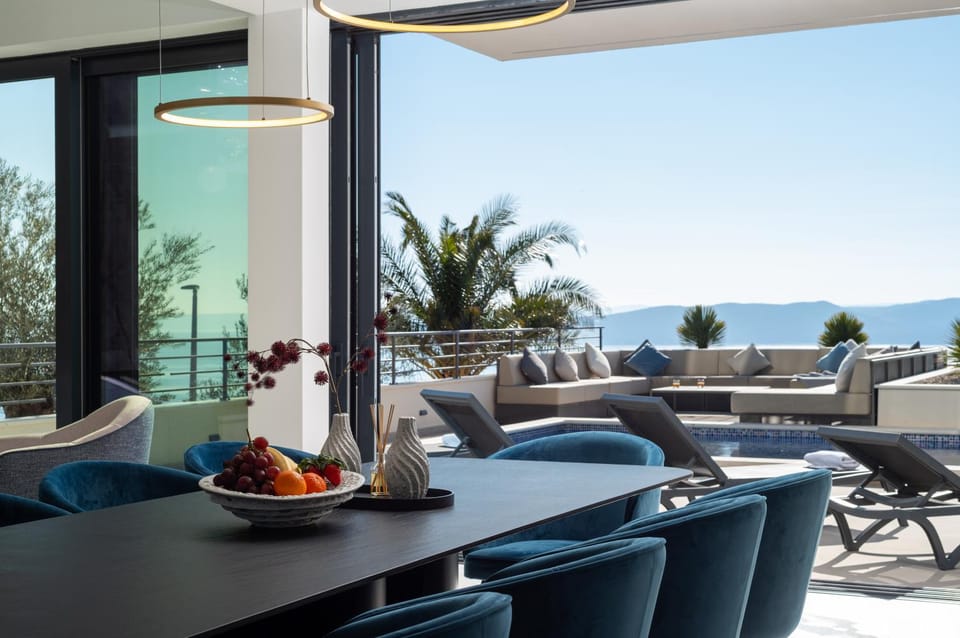 Day, Natural landscape, View (from property/room), Balcony/Terrace, Living room, Seating area, Dining area, Sea view