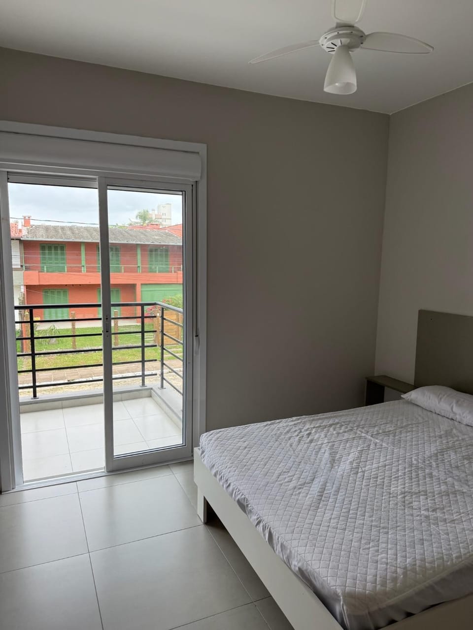 Ótimo apto a 50m da areia churrasq 2Q 2 banheiros 302 Apartment in State of Santa Catarina