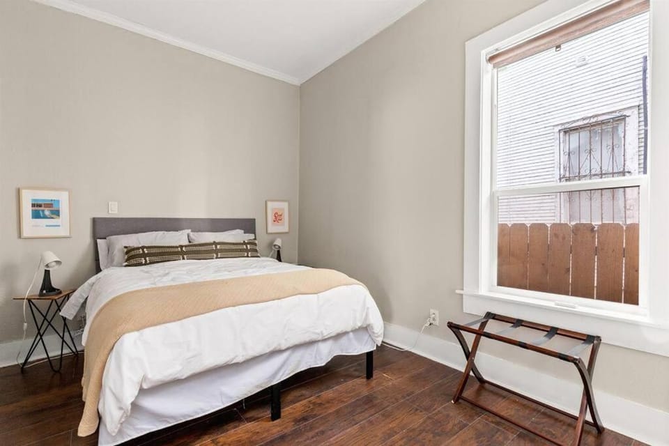 Reduced! Casa Paz - Historic Home Walking Distance House in San Antonio