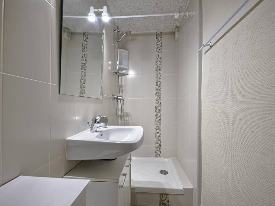 Charmant T2 en rez-de-jardin à 800m du centre-ville d'Arcachon, terrasse et parking inclus - FR-1-433-112 Apartment in Arcachon
