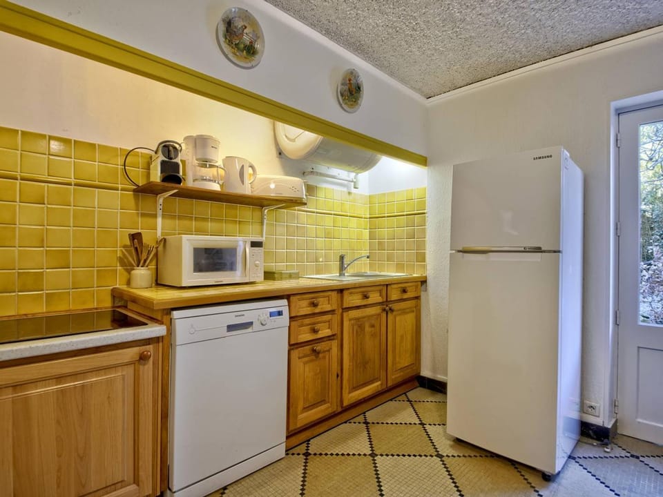Charmant T2 en rez-de-jardin à 800m du centre-ville d'Arcachon, terrasse et parking inclus - FR-1-433-112 Apartment in Arcachon