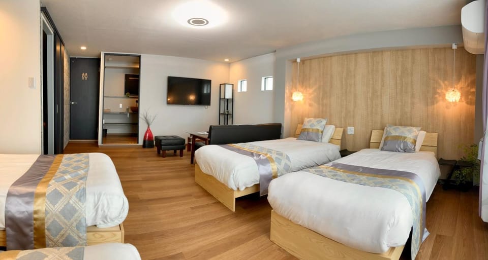 Photo of the whole room, Bedroom