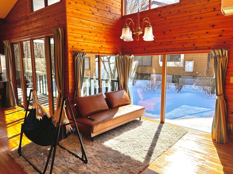 ＨARUNA VILLA 浅間山麓、貸切コテージ、アクセス抜群 Villa in Nagano Prefecture
