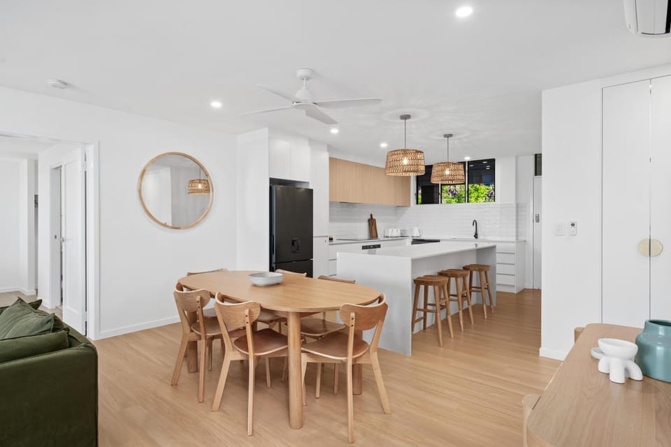 Dining area, kitchen