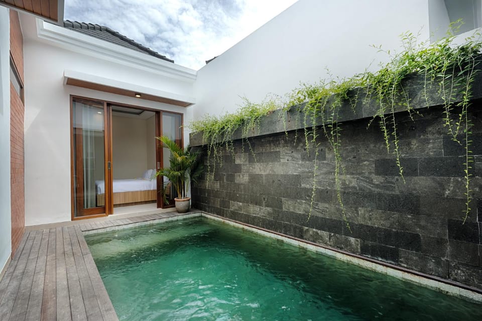 Day, Natural landscape, Pool view, Swimming pool
