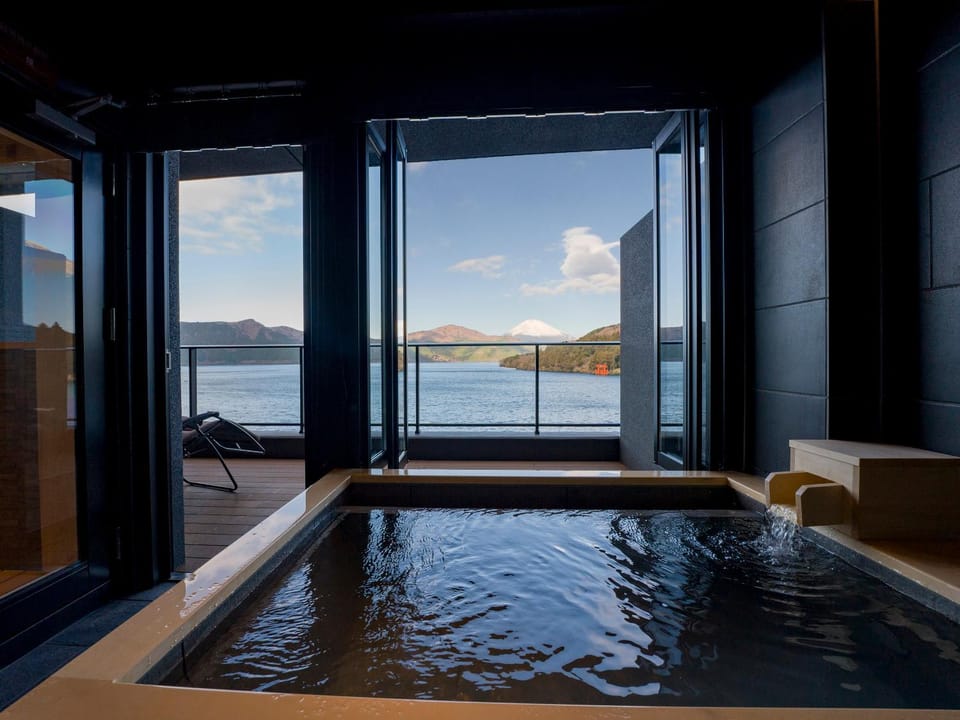 Hot Spring Bath, Lake view