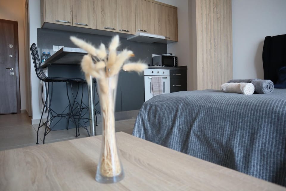 Bed, Kitchen or kitchenette, Dining area, minibar