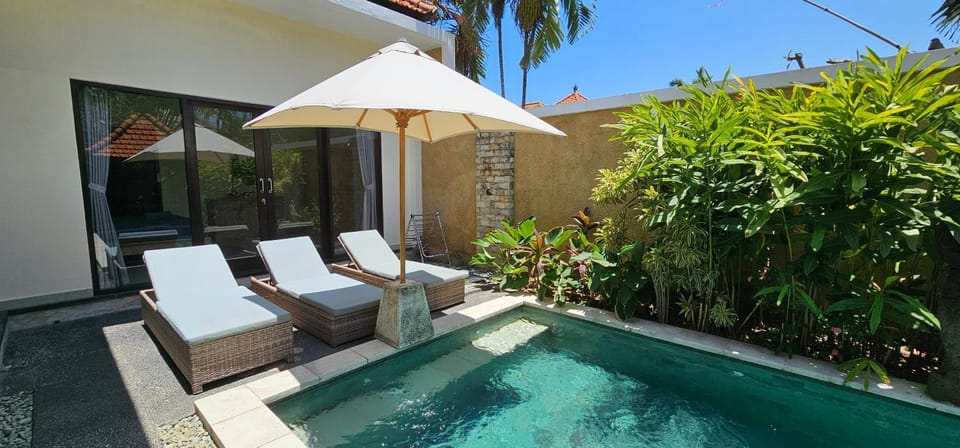Pool view, sunbed
