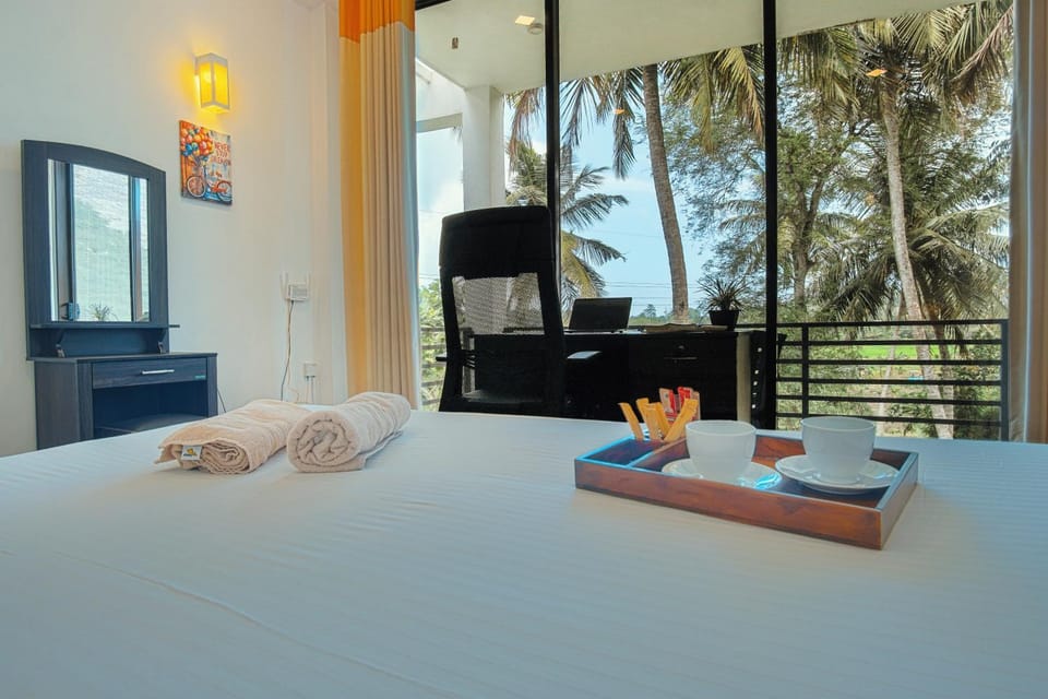 Bed, View (from property/room), Balcony/Terrace, Photo of the whole room, Bedroom