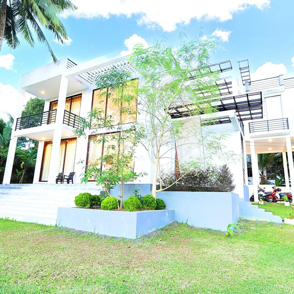 Property building, Day, Garden, Garden view