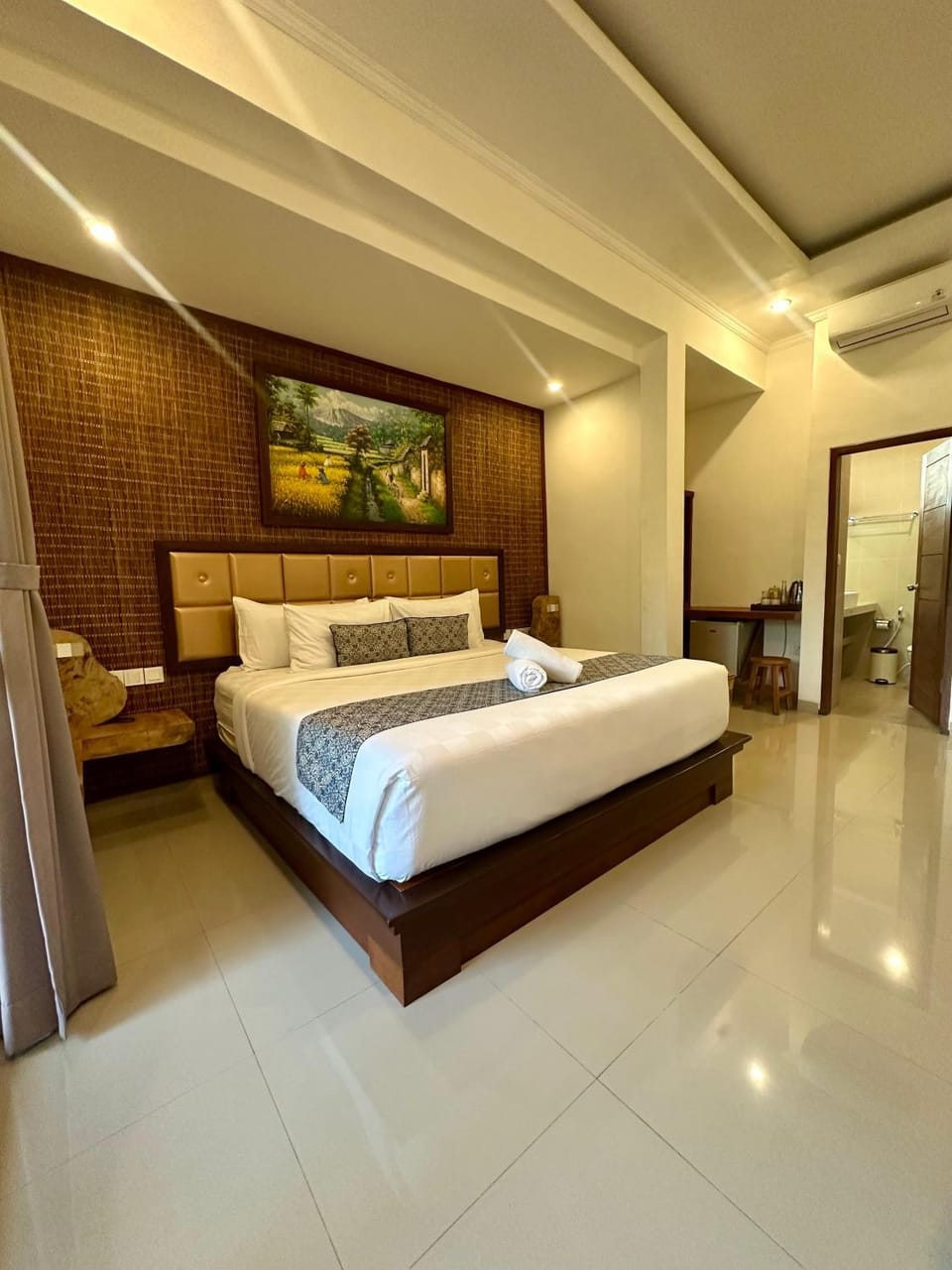 Bed, Bedroom, air conditioner