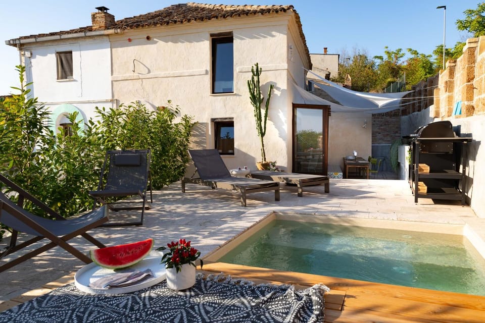 Garden, Hot Tub
