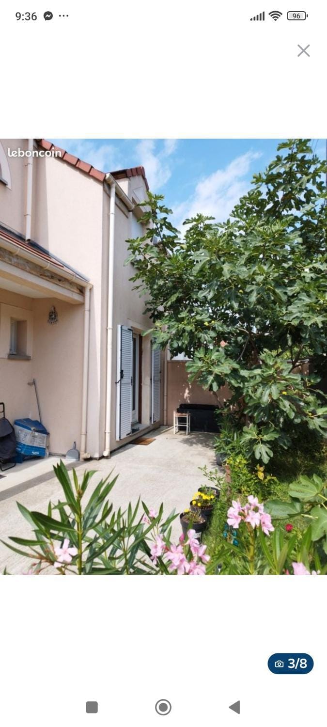 Property building, Patio, Garden