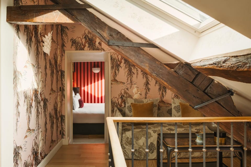 Seating area, Bedroom