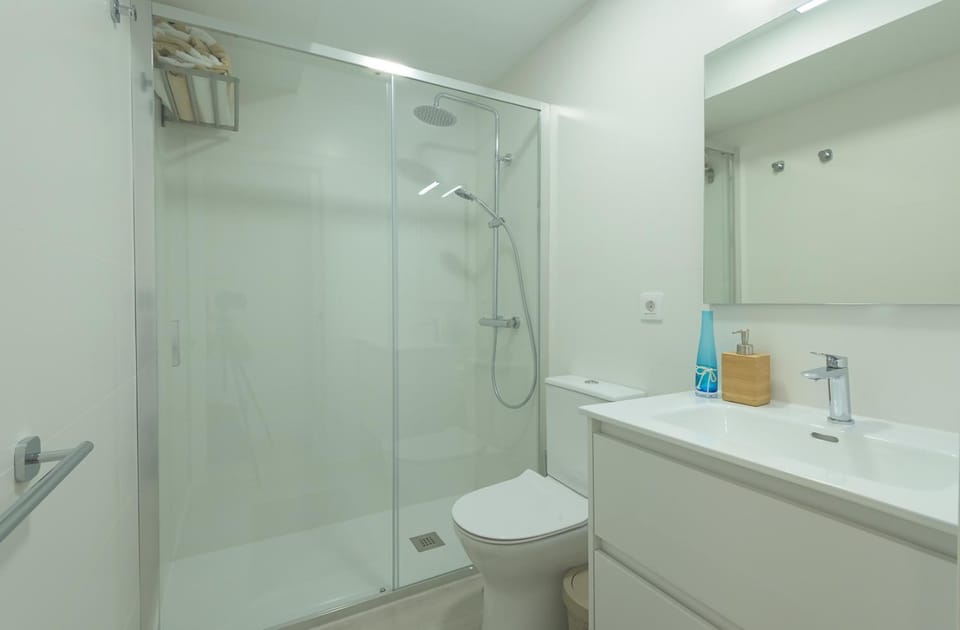 Bathroom, towels