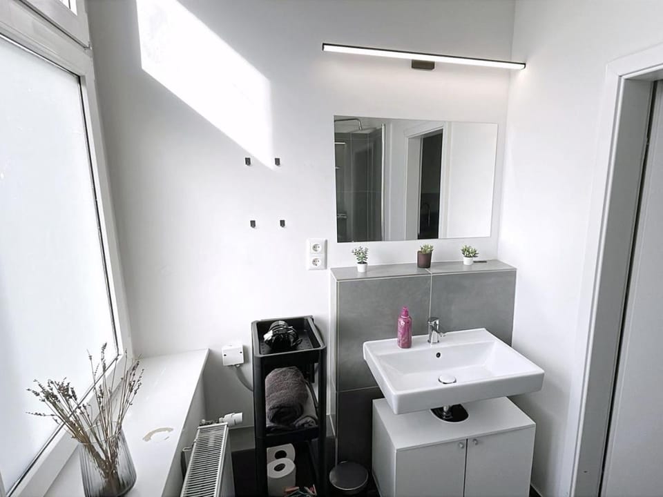 Bathroom, towels