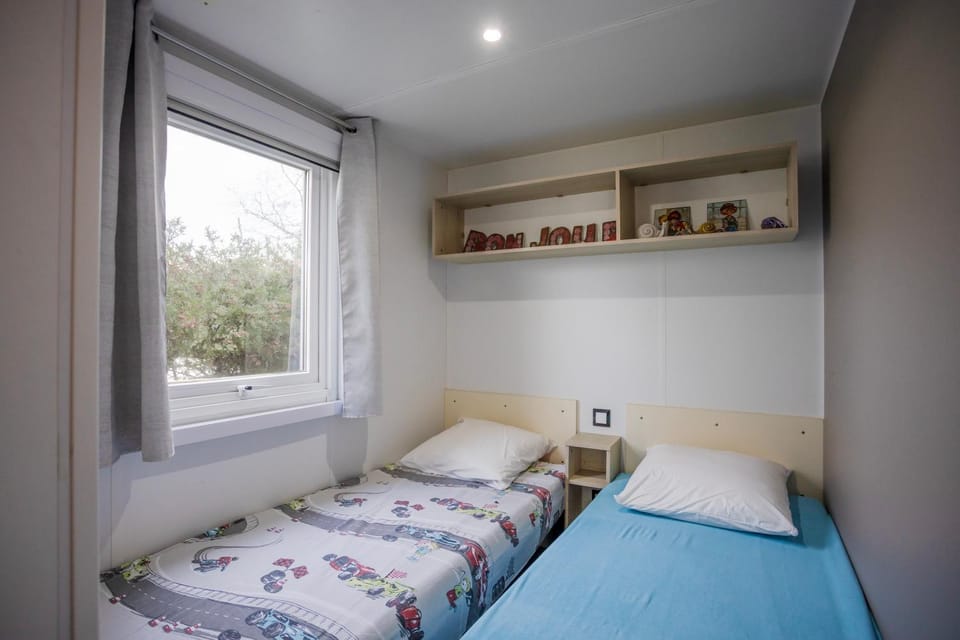 Property building, Living room, Bedroom