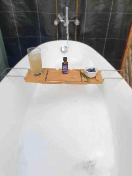 Birdsong Train Carriage Cabin with Outdoor Bath Cabin in Palmwoods