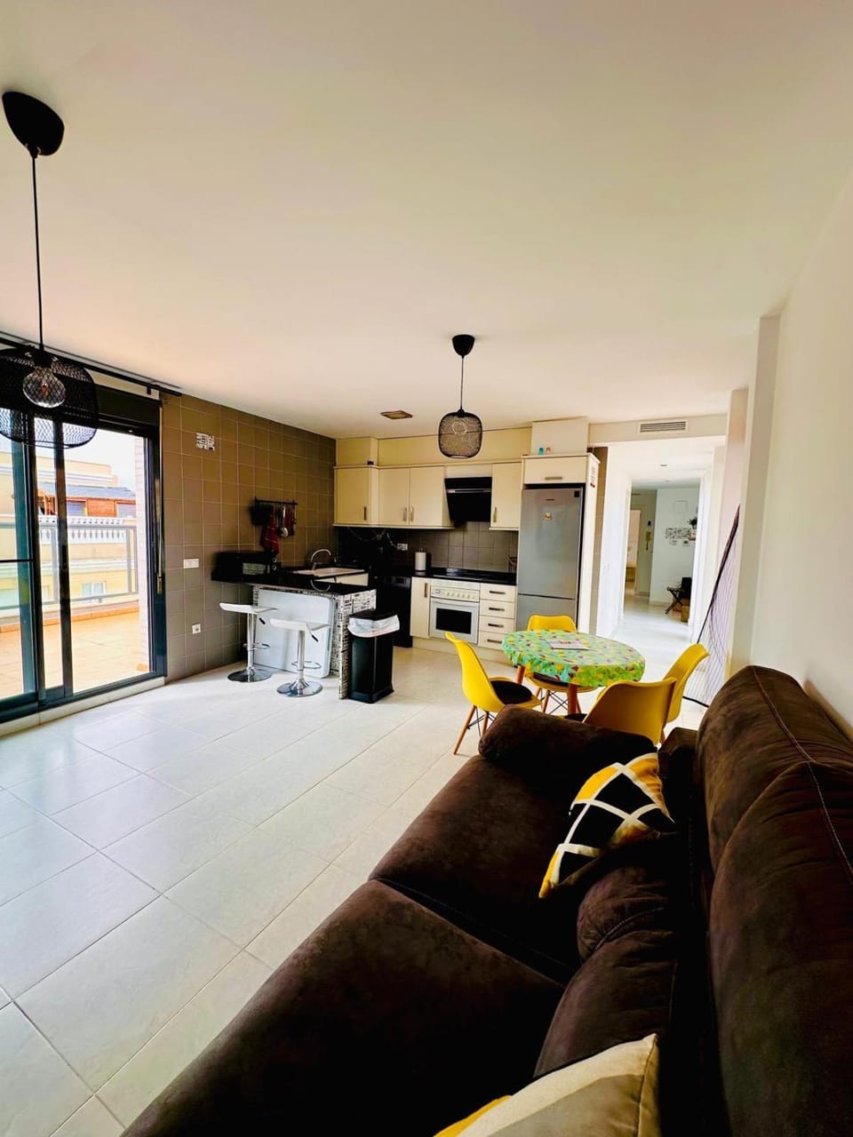 Food and drinks, Dining area, Communal kitchen, Food, kitchen