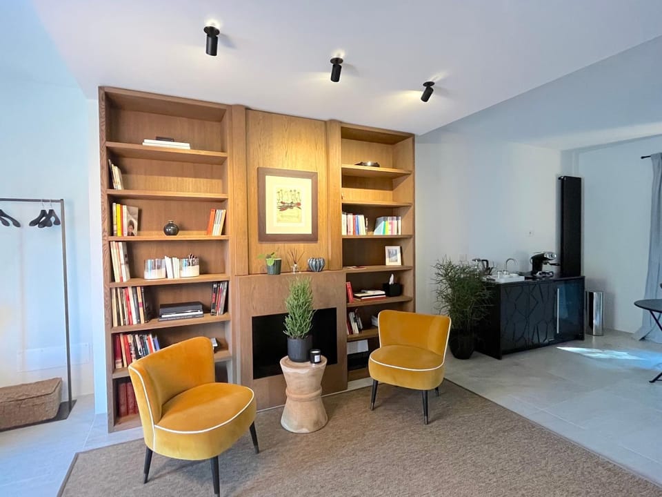 Library, Living room, Seating area, hair dresser