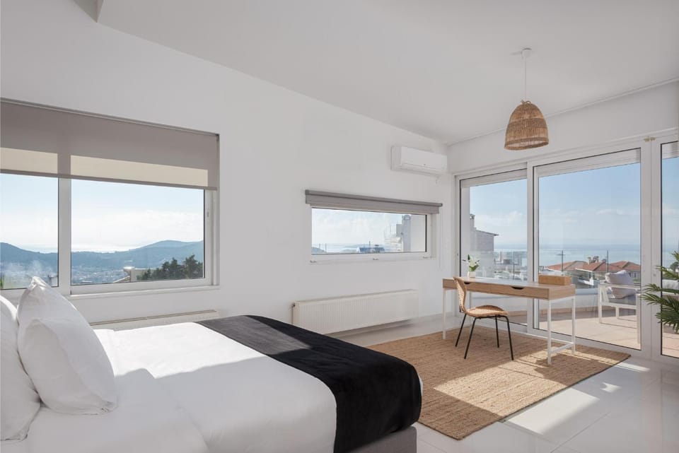 Bed, Balcony/Terrace, Photo of the whole room, Bedroom, Sea view