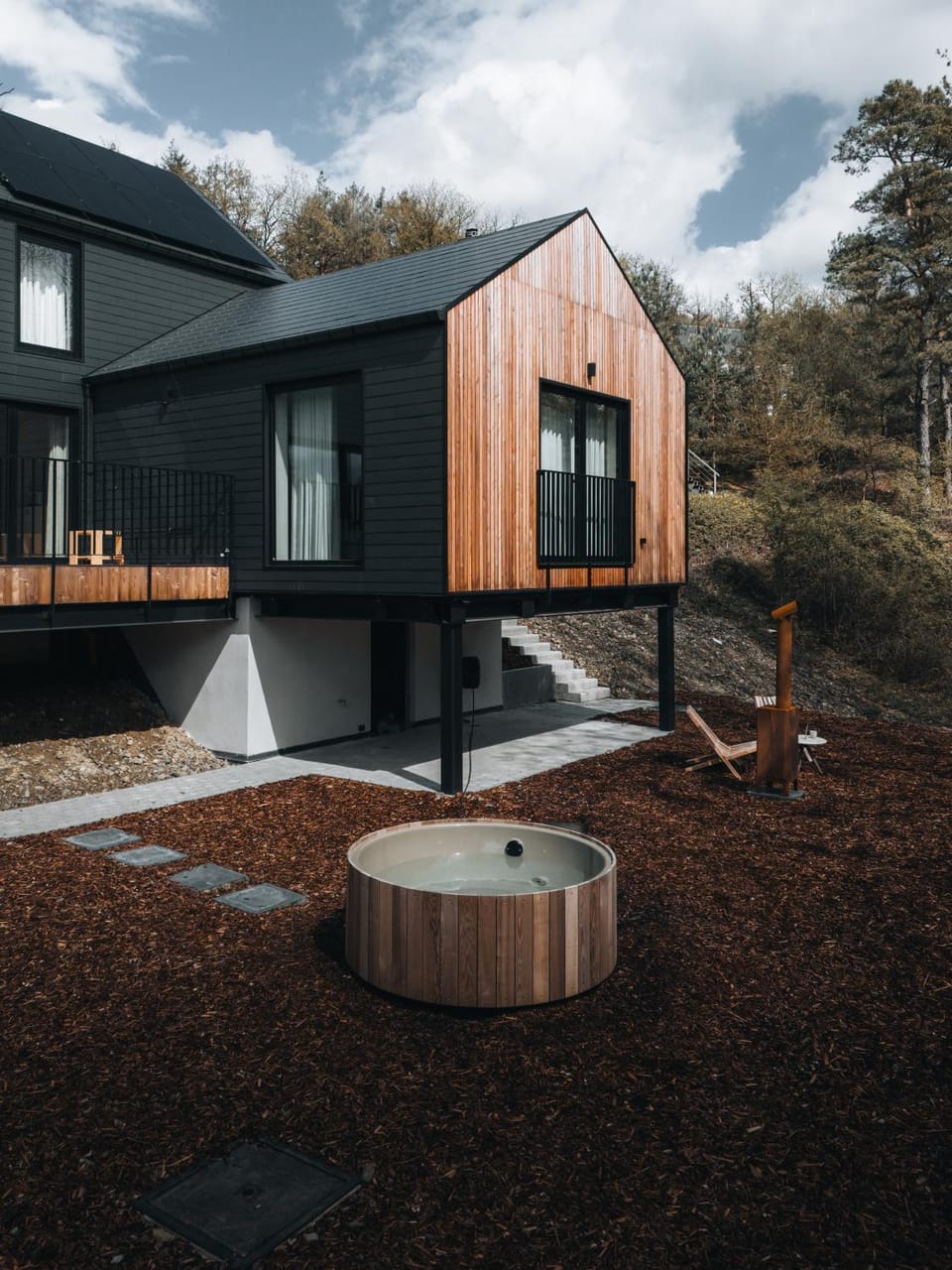 Property building, Day, Garden, Hot Tub