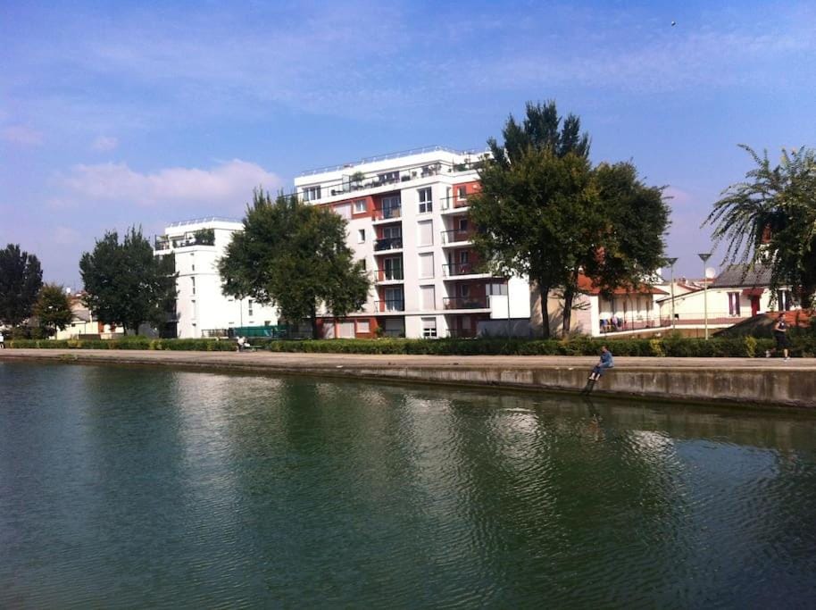 4 pièces au Stade de France 80 m2 Apartment in Saint-Denis, France