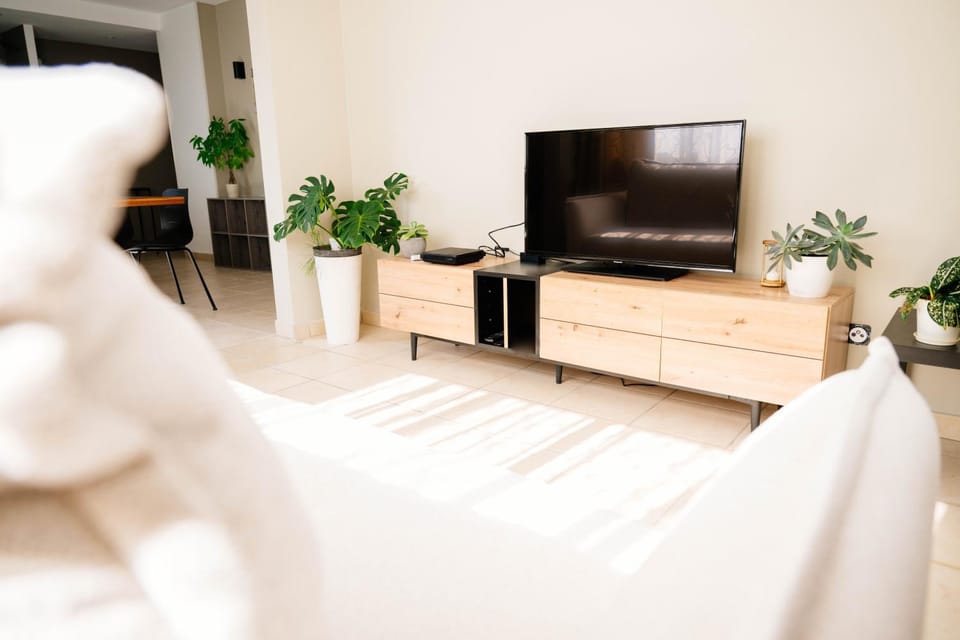 Communal lounge/ TV room, TV and multimedia, Seating area