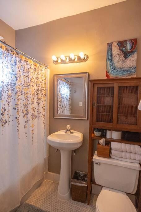 Midtown Bohemian Retreat Apartment in Memphis