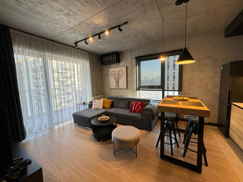 TV and multimedia, Kitchen or kitchenette, Living room, Seating area, Dining area