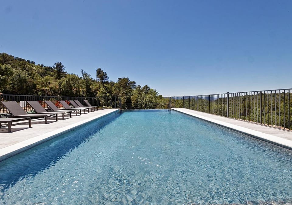 Mountain view, Pool view, Swimming pool