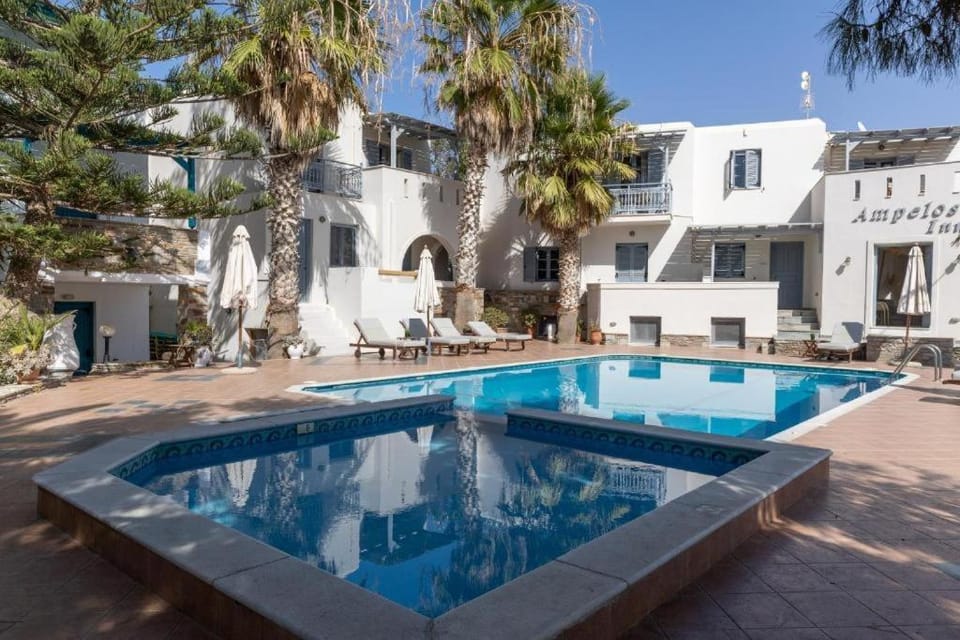 Property building, Day, Pool view, Swimming pool