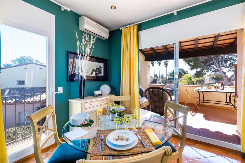 View (from property/room), Dining area, air conditioner