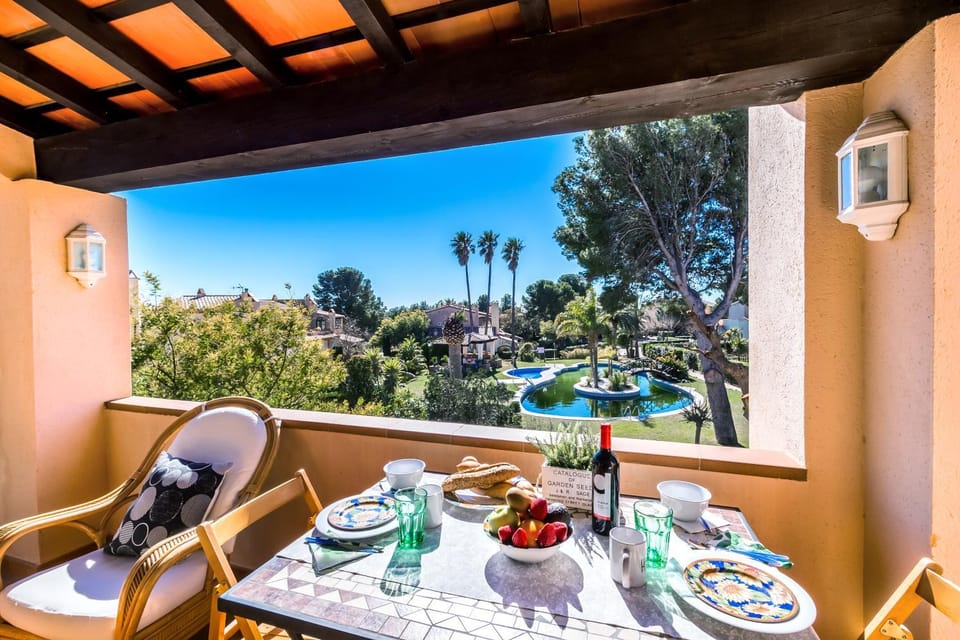 Patio, View (from property/room), Balcony/Terrace, Dining area, Garden view, Pool view, sunbed