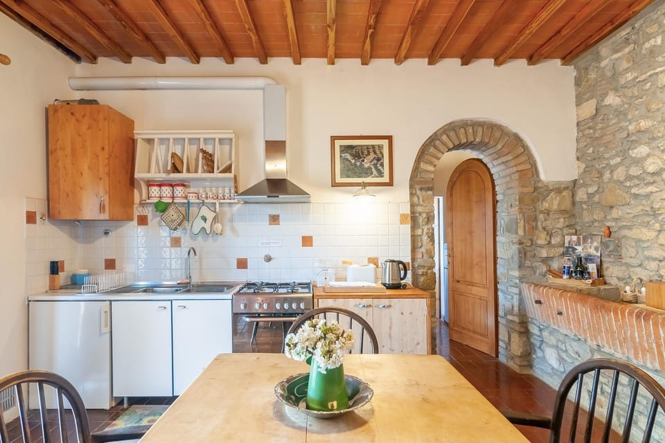 Property building, Kitchen or kitchenette, Living room