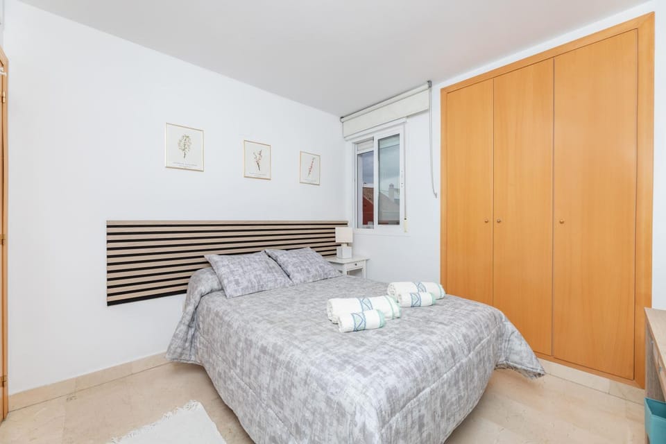 Bed, Photo of the whole room, Bedroom, towels, wardrobe, air conditioner