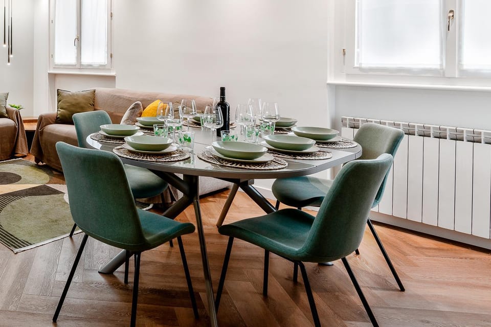 Living room, Dining area