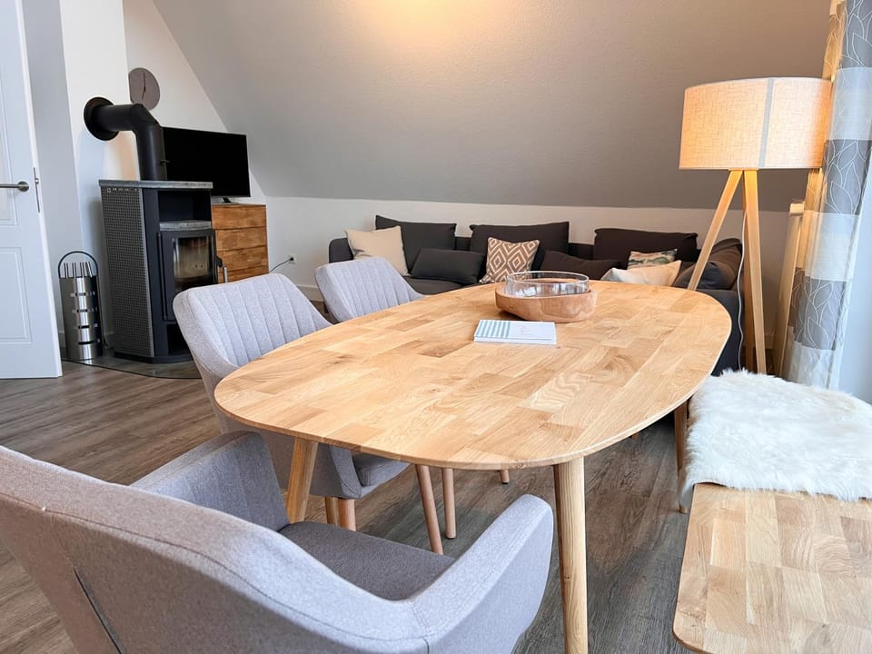 Living room, Dining area