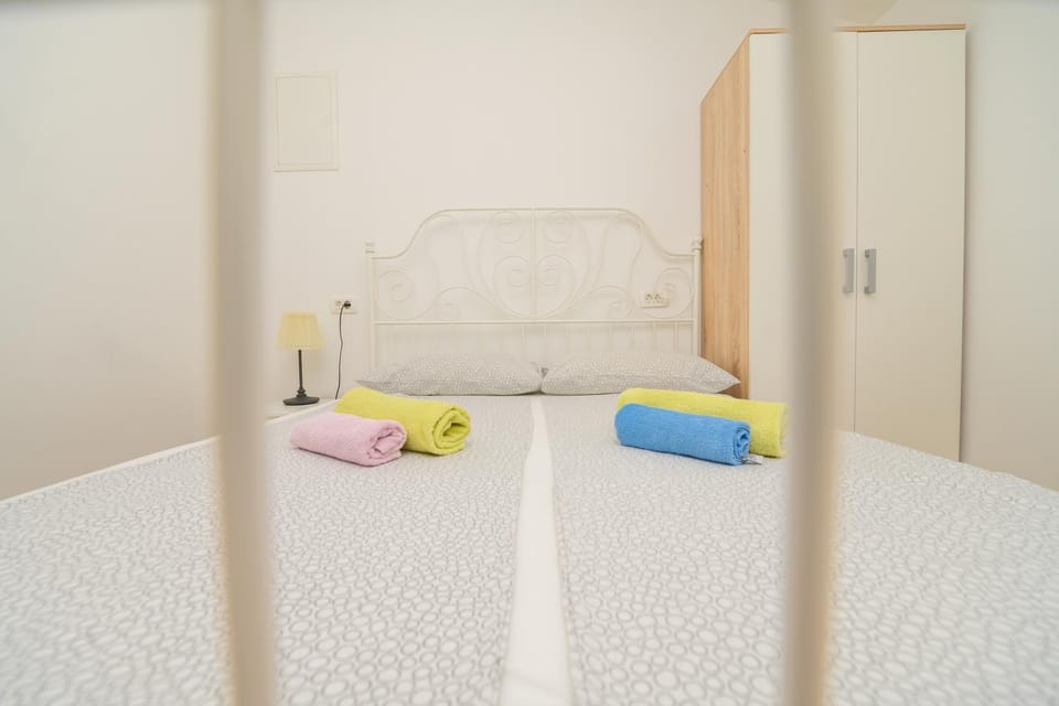 Bed, Photo of the whole room, Bedroom, towels, wardrobe