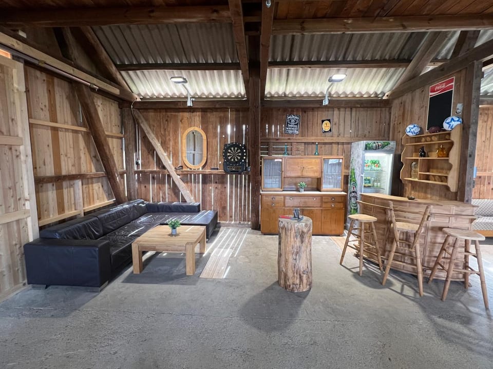 Lounge or bar, Seating area